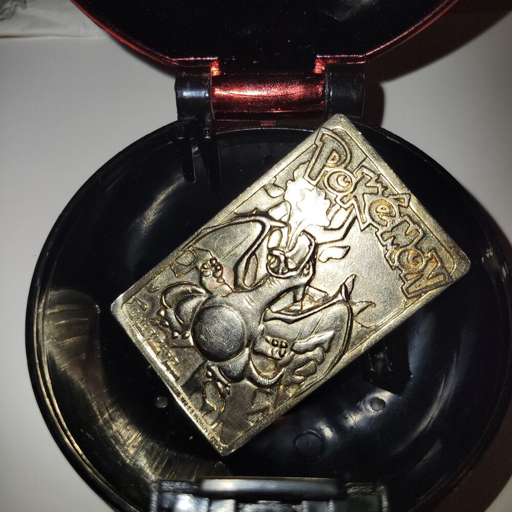 1999 Pokemon Burger King 23K Gold Plated Charizard Card #06 & Poké Ball Vintage